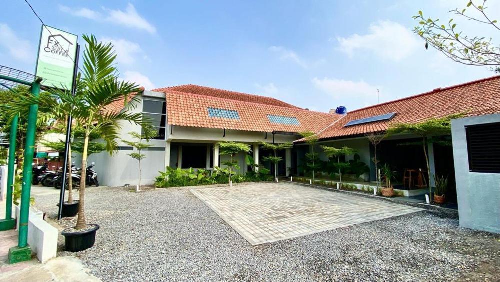 Fx Stay & Coffee Yogyakarta Ngoại thất bức ảnh